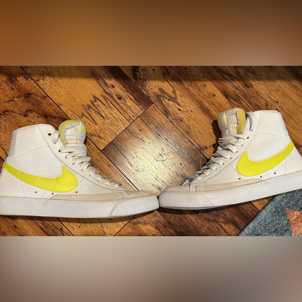 Nike Blazer 77 trainers in white and yellow